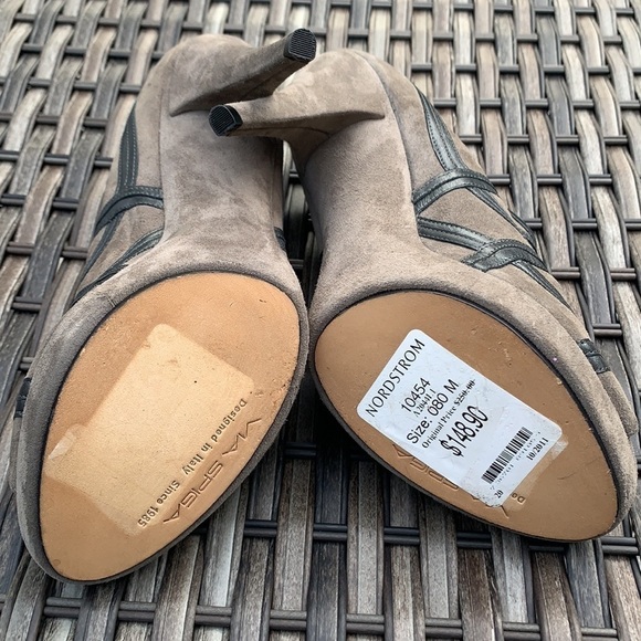 Via SPIGA Ivie Gray Suede & Leather Peep Toe Heels - Picture 12 of 16